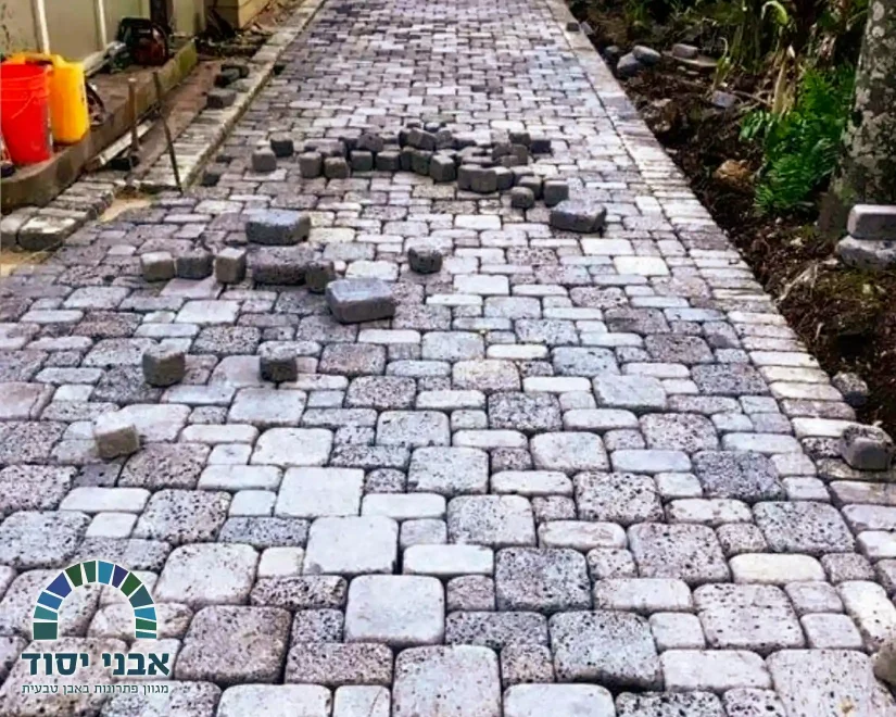 ריצוף חוץ בזלת-4_אבני יסוד